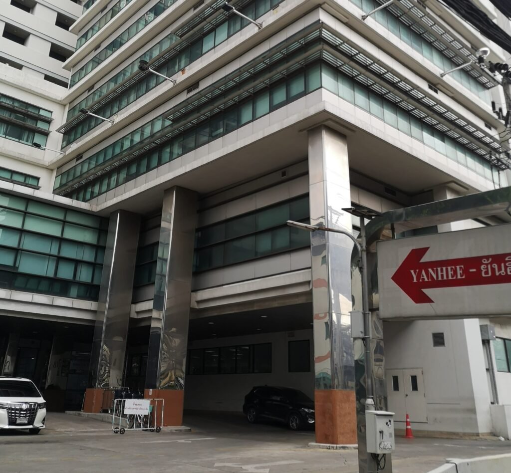 Yanhee International Hospital